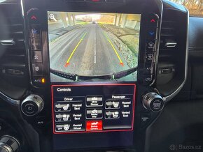 Ram 1500 5,7 HEMI, r. 2021,ODPOČET DPH, EL. PRAHY, PANORAMA - 18
