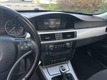 BMW Řada 3 E90 320i 110kW Sedan Navi Aut. klima Šíbr ALU R18 - 18