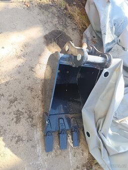 Pásový bagr 3,5 tuny. - 18