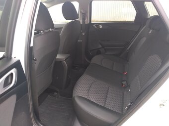 2022_KIA Ceed combi 1.5 turbo_1.maj.SR_234.000Kč netto_ - 18