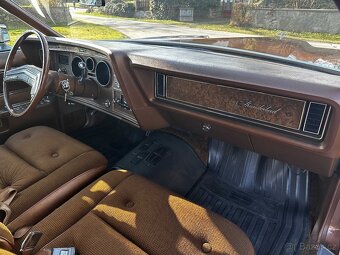 Ford Thunderbird - 18