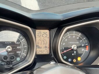 Yamaha X-Max 400 ABS, 2014, moc pěkný, AKCE - 18