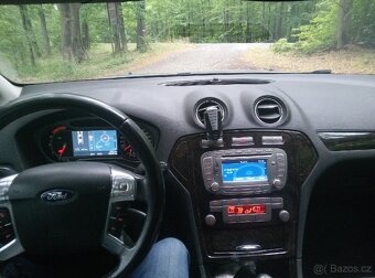Ford Mondeo Ghia - 18