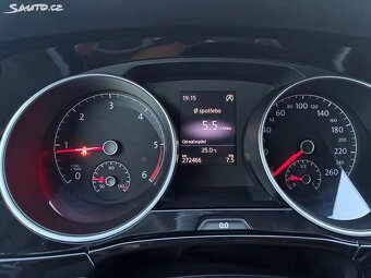 Volkswagen Touran, 2,0 TDi 110kW ČR 1.Maj 7-Míst - 18