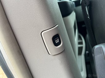 Chrysler Grand Voyager, 2.8 CRD 120kW TOURING 7 MÍS - 18
