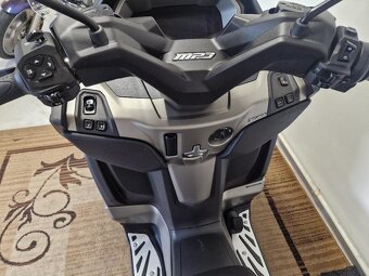 Piaggio MP3 530 hpe zpátečka kamera 10/2022 nové pneu - 18