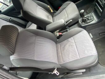 Škoda Octavia Combi 1.9TDI 81kW klima tempomat park.senzory - 18