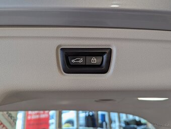 BMW Řada 3 330e xDrive ADVANTAGE, ČR, DPH - 18