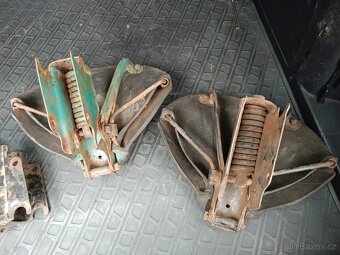 Kryt řetězu sedadlo filtr  sedlo blatnik IŽ 49 IŽ 350 - 18