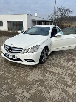 Mercedes Benz E coupe 350cdi, AMG paket, 170kW, 2. Majitel - 18