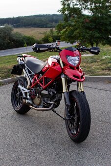 Ducati Hypermotard 1100S - 18