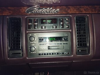 Cadillac Fleetwood Brougham sleva - 18