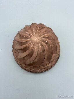 Sběratel nabízí staré měděné formy - 18