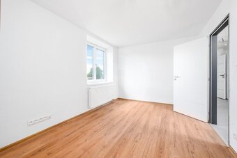 PRODEJ RODINNÉHO DOMU SE ZAHRADOU, DOLNÍ TŘEBONÍN - 18