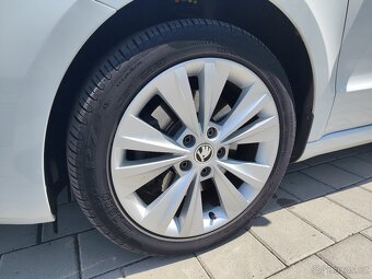 ŠKODA SUPERB COMBI FL 2.0 TDI 103 kW DSG EXCLUSIVE/BI-XENONY - 18