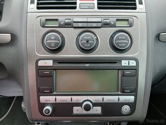 VW Touran, 2.0 TDI, DSG, Xenon, tažné - 18