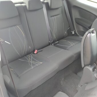 Peugeot 208 1.2 benzín 60kw, poctivých 136tkm, klima - 18