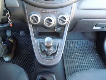 Hyundai i10 1.1i 68koní r.v.10/2011 vč. DPH - 18