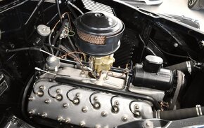 1937 Lincoln Zephyr V12 - 18