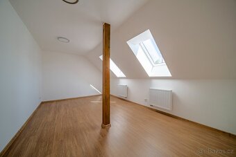 Rodinný dům 5+1 po rekonstrukci, Buchlovice, pozemek 463m2 - 18
