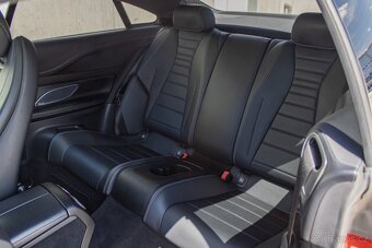 Mercedes-Benz E Kupé 220d AMG - TOP stav, Možnosť splátok - 18