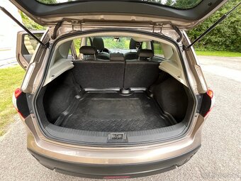 Nissan Qashqai 1,6 benzín 84 kW, naj. 111 300 km, r.v. 2010 - 18