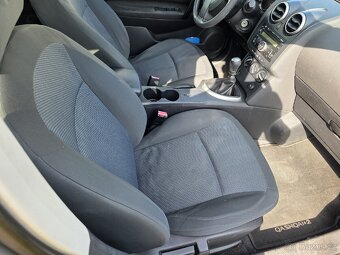 Nissan Qashqai 
2.0 i 7 míst 104KW Panorama - 18