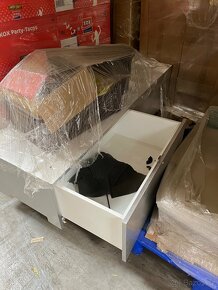 Prodejní stánek/kiosek s LED podsvícením a skly - 18