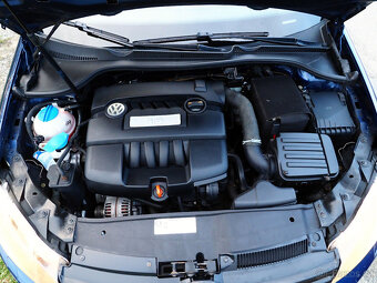 VW Golf 6 ▪ 1.6 75 kW ▪ Climatronic ▪ výhřev ▪ 2 sady kol ▪ - 18