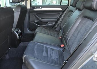 Volkswagen Passat 2.0TDi ACC NAVI LED TAŽNÉ - 18