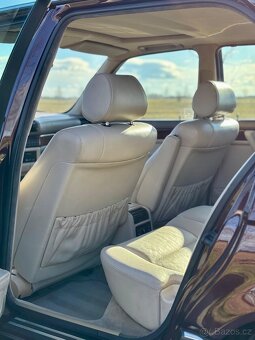 BMW E32 750i Brokatrot - 18