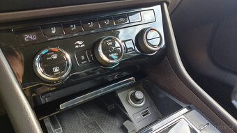 Superb combi L&K 2.0TDI 140kW 4x4-WEBASTO-koup.ČR-NEHAV-DPH - 18