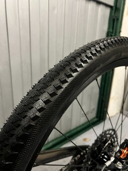 Trailové karbonové kolo Specialized Stumpjumper 29" - 18