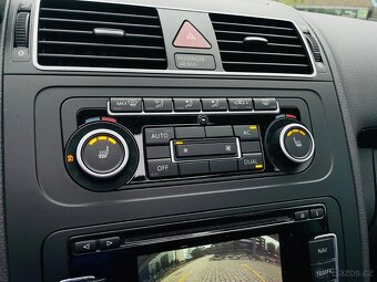 Volkswagen Touran 2.0TDI MANUÁL KAMERA VÝHŘEV TAŽNÉ HIGHLINE - 18