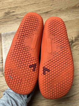 Barefoot boty a Tarmak 33, Hellys koloboty 33 - 18