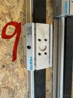 Lineární vedení s pneumatickým posunem - 18