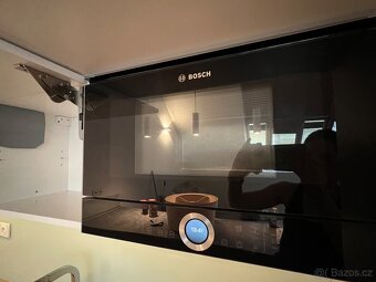 Kuchyňská linka s komplet spotřebiči - 18