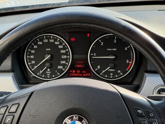BMW Řada 3 Touring 318d - 18