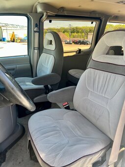 V10,  Ford E350, obsah  6,7 litru, 7 místné - 18