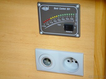 KNAUS SÜDWIND -MOVER-SOLÁR-TV-TOP VÝBAVA - 18