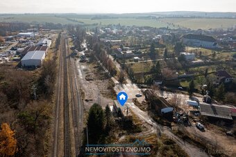 Prodej komerčního objektu v průmyslové zóně, v obci Šumná u  - 18