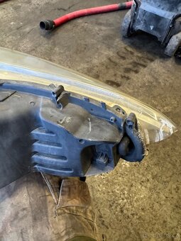 Peugeot 308, předek kód barvy KTV - 18