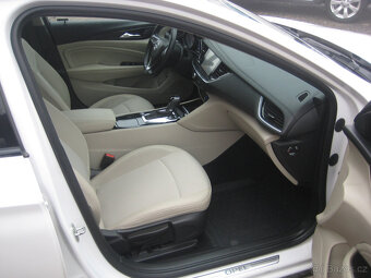 OPEL INSIGNIA SPORTS 2.0 CDTi TOURER ČR 1.MAJ - 18