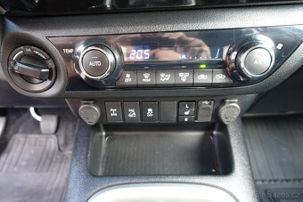 Toyota Hilux DC 2.4 I D-4D Active-75.541km-ZÁNOVNÝ STAV - 18
