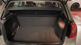 Volkswagen Golf 5, 1.9 TDi 77kW, 2005 klimatizace - 18