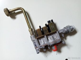 JUNKERS ZR 24-3AE 23 a JUNKERS ZWE 24-2AE 23 - 18