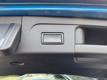 Volkswagen Touran 1,5 TSI DSG Highline 7míst - 18