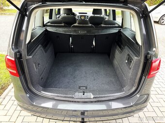 VOLKSWAGEN SHARAN 2.0TDI NAVIGACE,TAŽNÉ,ALU,WEBASTO,SERVISKA - 18