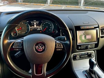 Touareg 3.0 V6 180 kW Exclusive nezávislé topení, vzduch - 18