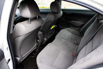 Honda Civic 1.3 Hybrid - 18